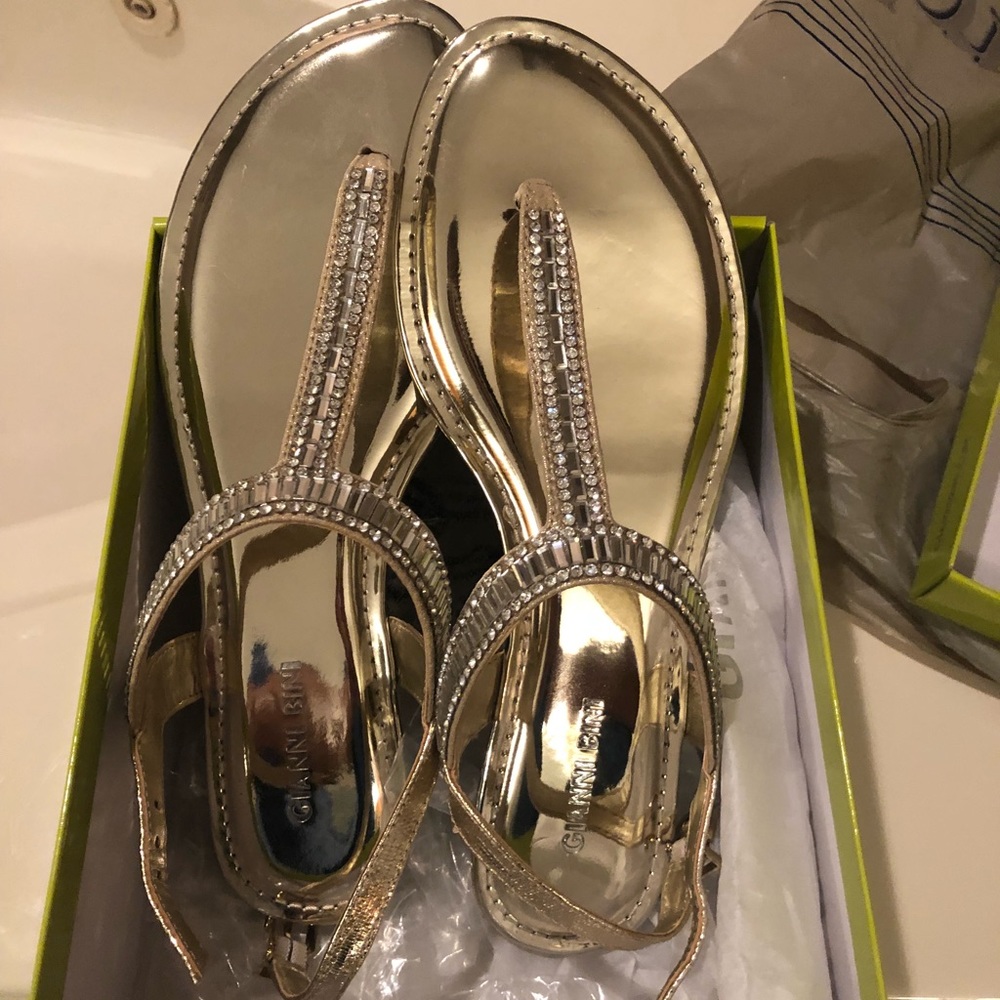 Gianni Bini women’s sandals. Size 9.